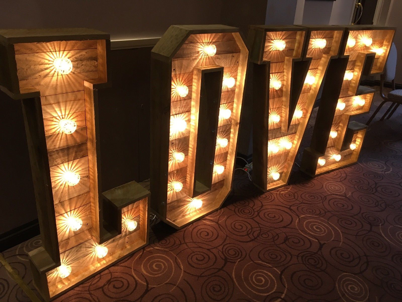 SCRITTE LUMINOSE HOME